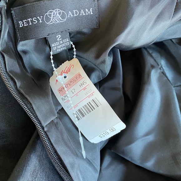 Black Lace-Trimmed Hi-Low Gown Betsy & Adam NWT - Picture 3 of 5